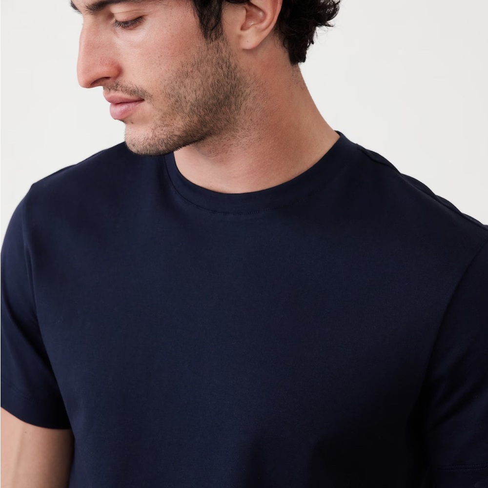 Banana Republic Luxe Touch Navy Men’s Performance T-shirt